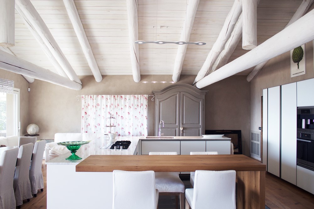 Un progetto realizzato su misura: Unika, la cucina contemporanea di design con maniglie incassate.